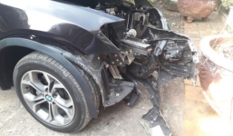 Chủ tịch huyện Côn Đảo lái BMW đâm gốc me tử vong: Nguyên nhân ban đầu